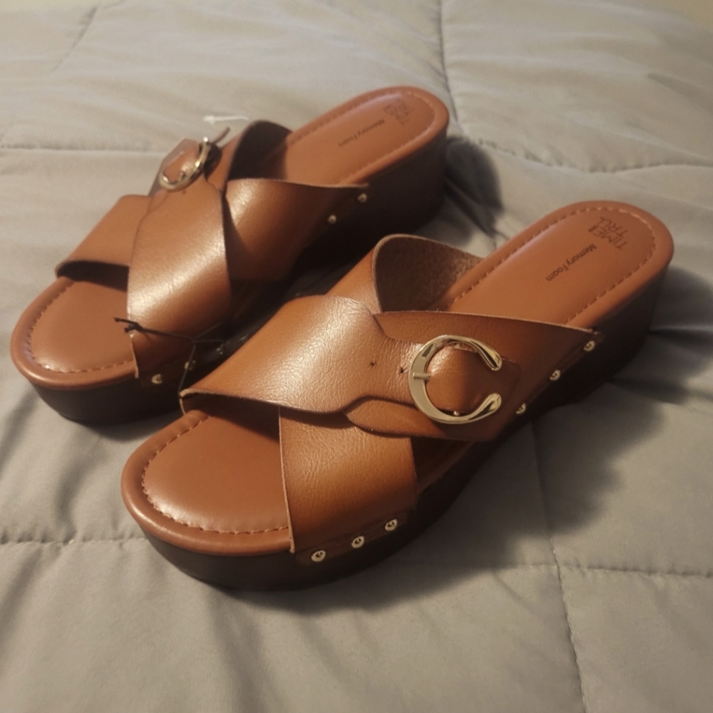 Nwt brown clogs